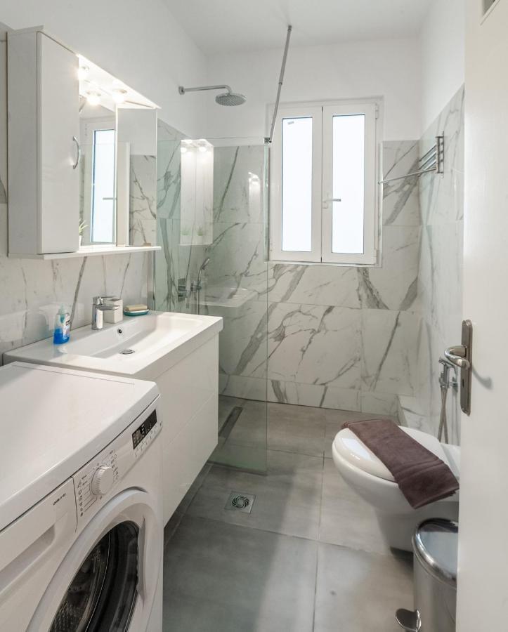 Psiri Gem From In Vivo Apartments- Spacious 1St Floor Apartment With Balcony In Athens' Historic Center 외부 사진