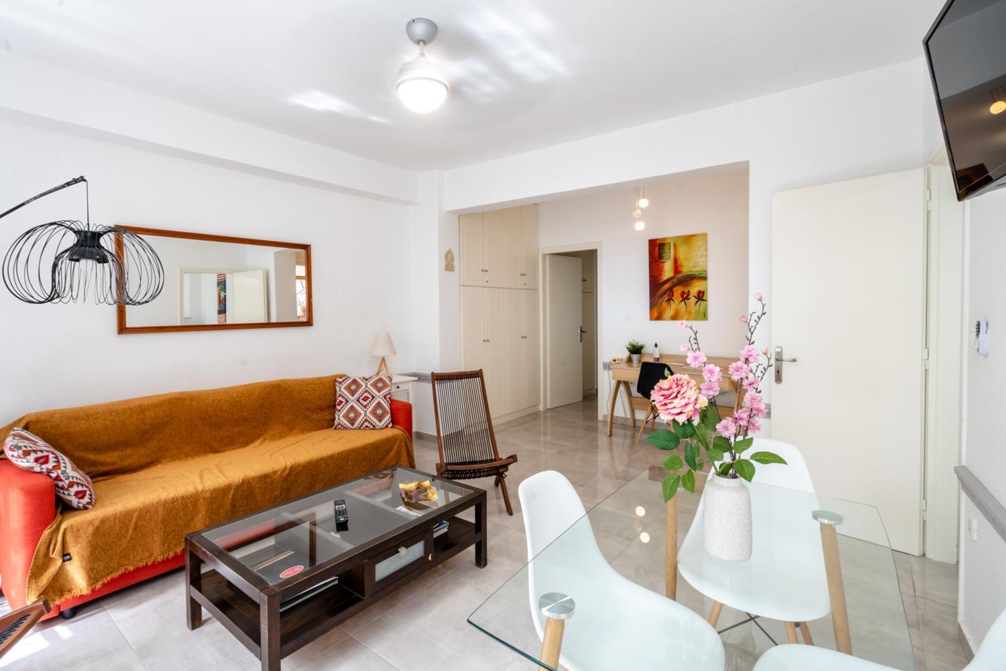 Psiri Gem From In Vivo Apartments- Spacious 1St Floor Apartment With Balcony In Athens' Historic Center 외부 사진